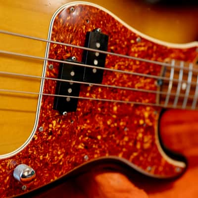 1983 Fender Precision 1962 Fullerton Reissue two tone sunburst OHSC image 4