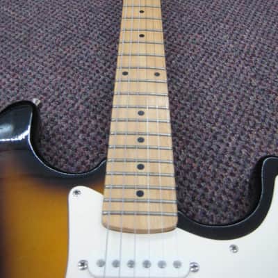 Epiphone "Strat" Copy image 3