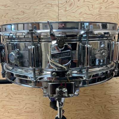 Rogers "7-Line" Dyna-Sonic 5x14" Brass Snare Drum with "Beavertail" Lugs 1963 - 1967 - Chrome imagen 3