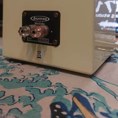 Avantone Pro MixCubes Passive (Single) 2011 - Present - Buttercream image 3