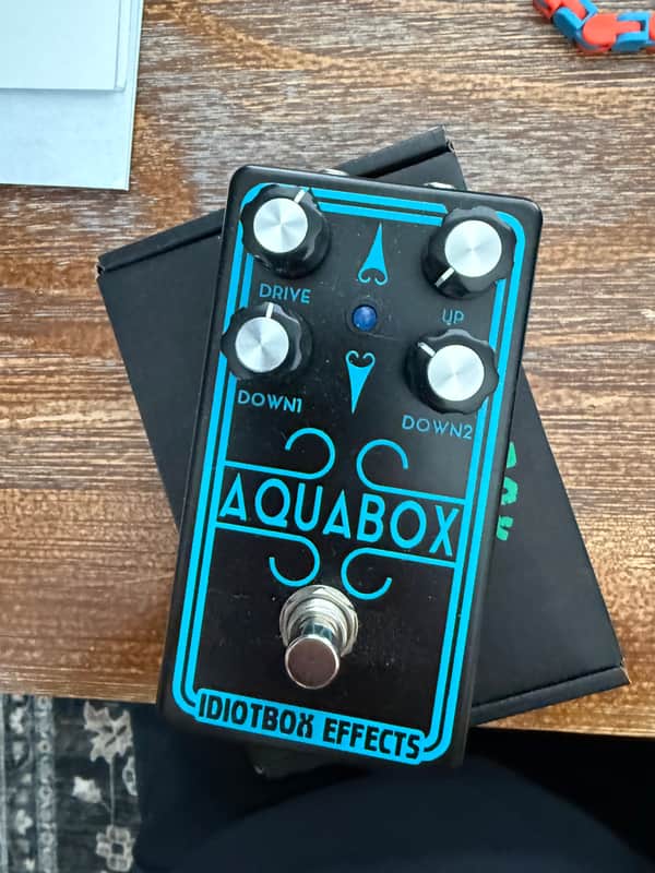 IdiotBox Effects Aquabox