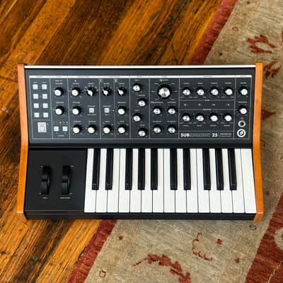 Moog Subsequent 25 Compact Paraphonic Analogue Synthesizer