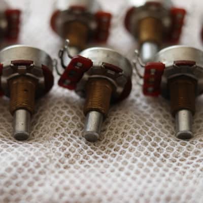 CTS 250K 350K branded Pot 1978 solid shaft NOS 500? K pot 1978 image 7