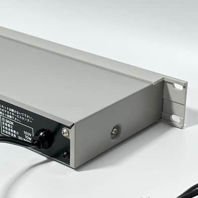 Akai PEQ6 1988 - gray image 9