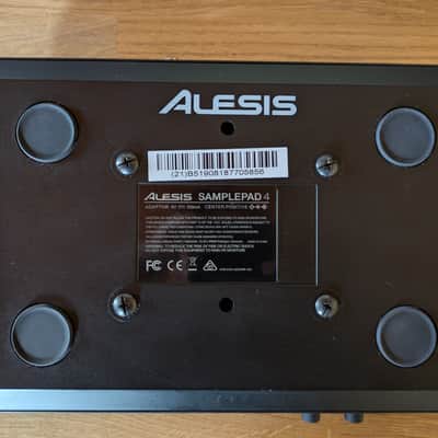 Alesis SamplePad 4 Compact 4-Pad Percussion and Sample-Triggering Instrument 2020s - Black image 4