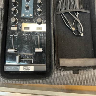 Native Instruments Traktor Kontrol Z1 2010s - Black image 1