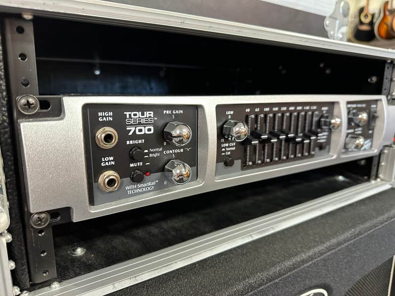 Peavey Tour Series 700w Bass Amp Head 2010s - Silver/Black image 1