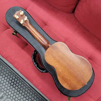 Aloha Royal Soprano Ukulele with Case - Mahogany image 14