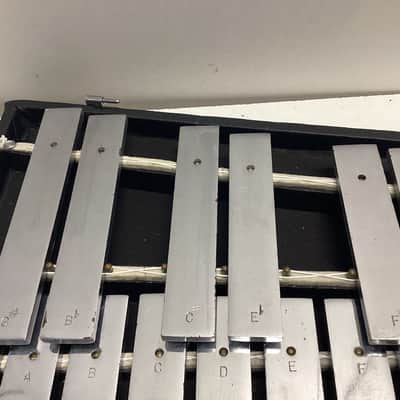 Jenco 1 1/2” Wide Bar Glockenspiel 2.5 Octaves in Case G-C image 6