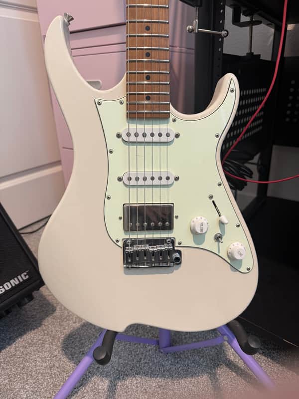 VOLA OZ RMN VW in Vintage white with Gig Bag image 1