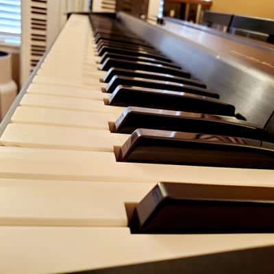 MUST SEE! ROLAND EP70 SEMI-WEIGHTED DIGITAL PIANO FULLY INSPECTED SERVICED IN AMAZING CONDITION! image 4