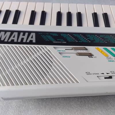 YAMAHA SHS-200 FM Digital Keyboard with MIDI Keytar image 5
