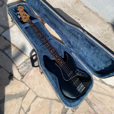Fender Jazz Bass Deluxe 2005 - Black image 3