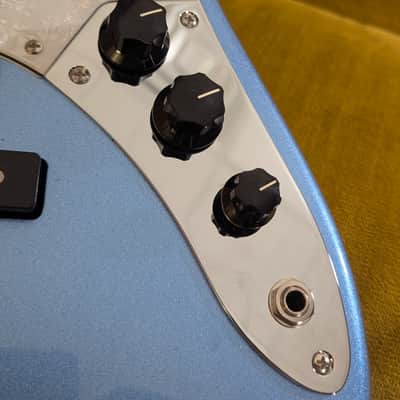 Lakland Skyline DJ-5 Darryl Jones Signature 5-String with Indian Laurel Fretboard 2025 - Lake Placid Blue image 7
