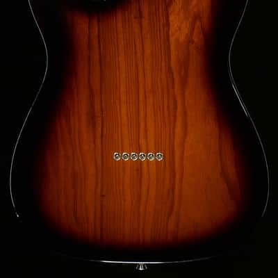 Fender American Professional Telecaster 2-Tone Sunburst Maple (776) image 3