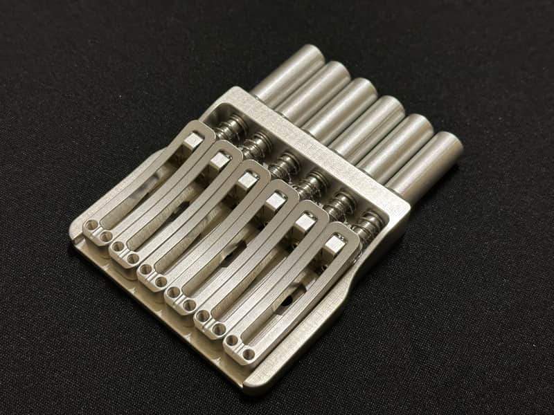 Rakhvari 6-String Hardtail - Silver/Silver image 1