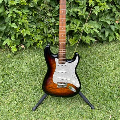 Fender Squier 2003 - Quilted maple 3 tone tobacco sunburst image 1