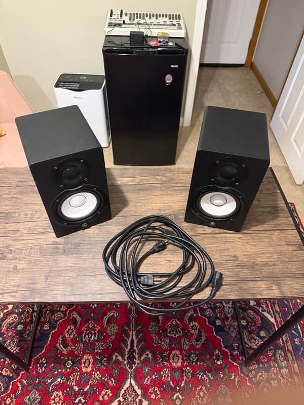 Yamaha HS5 5" Powered Studio Monitor (Pair) 2015 - Present - Black image 1
