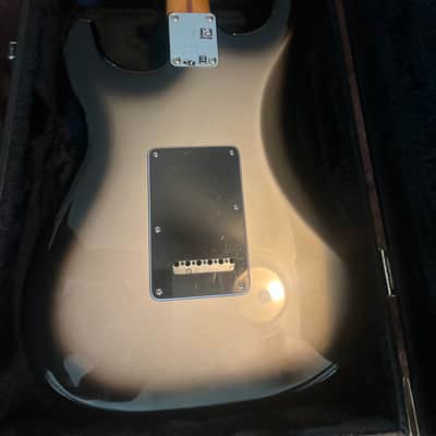 Fender Silverburst Stratocaster players plus with fender noiseless pickups and deluxe locking hard case image 5