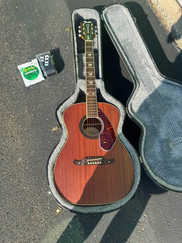 Fender Tim Armstrong Hellcat Acoustic guitar