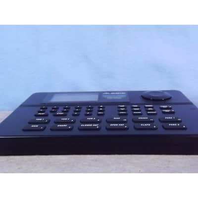 Immagine Alesis SR-16 Drum Machine (16 BIT) - 8