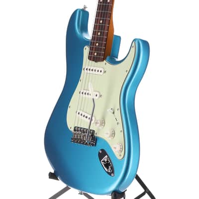 Fender Certified Pre-Owned Vintera II '60s Stratocaster, Rosewood Fingerboard, Lake Placid Blue (I9) (12035) image 4