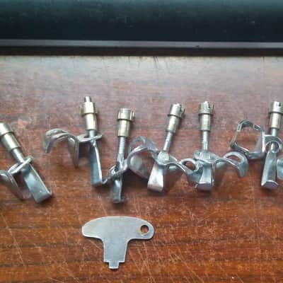 MINT Ludwig VINTAGE RARE 2 / PAIR Tunable Tambourine Hooks / Claws Head Clips 60s 70s 6 AVAILABLE ORIGINAL TUNING KEY image 4