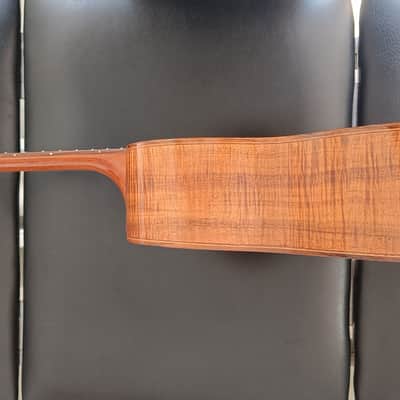 AS NEW Lowden O35 Acoustic Guitar: gorgeous in looks, sound, volume and sustain. image 3