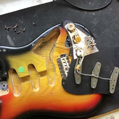 1977 Fender - Stratocaster - Sunburst - ID 5971 image 25
