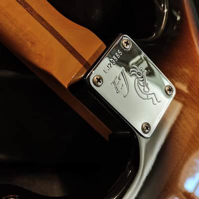 Fender Eric Johnson Stratocaster with Maple Fretboard - 2-Color Sunburst image 7
