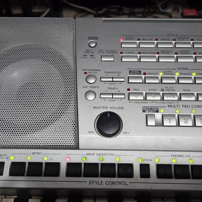 Yamaha PSR-3000 2000s - Silver image 3
