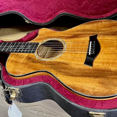 Taylor Spring Limited Edition 12-Fret Grand Concert Acoustic-Electric Guitar 2010 - Natural image 6