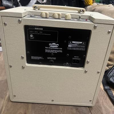 Vox AC4TV 4-Watt 1x10" Guitar Combo 2009 - 2019 - Tan image 3