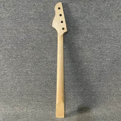 Giannini 4 String Bass Maple Neck, 20 Frets Fingerboard image 6