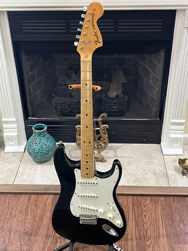1975 Fender Stratocaster - Black, Hardtail image 1