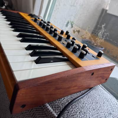 Dave Smith Instruments Mopho 32-Key Monophonic Synthesizer 2011 - 2016 - Yellow with Wood Sides image 6