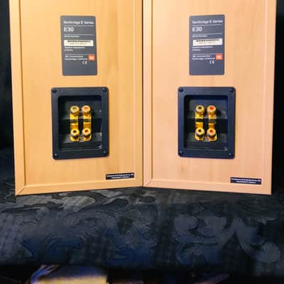 JBL E30 Series - Northridge Bookshelf Speakers image 7