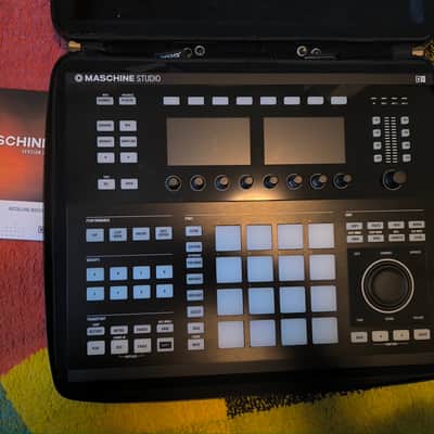 Native Instruments Maschine Studio 2010s - Black image 4