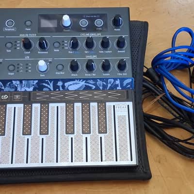 Arturia MicroFreak 25-Key Algorithmic Synthesizer 2019 - Present - Black image 1