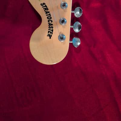 Squier Vintage Modified '70s Stratocaster image 5