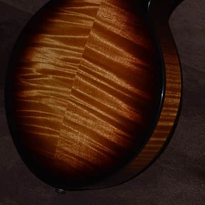 Breedlove Cascade Mandolin 2003 - Traditional Sunburst image 3