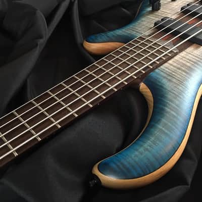 Mayones Patriot 5 Classic 2017 3Tone Blue Burst image 5