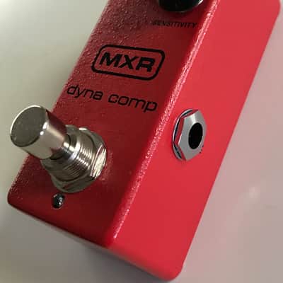 MXR M291 Dyna Comp Mini Compressor Pedal w/ Attack Switch Red image 3