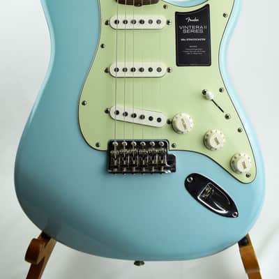 Fender Vintera II Road Worn 60s Stratocaster Sonic Blue Nitro Vintage Pickups with Case image 3