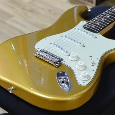 Fender Hybrid II Stratocaster Custom Limited Edition - Mystic Aztec Gold - Incl Gig Bag image 3