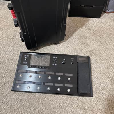 Line 6 Helix Floor with Gator Case with Wheels image 1