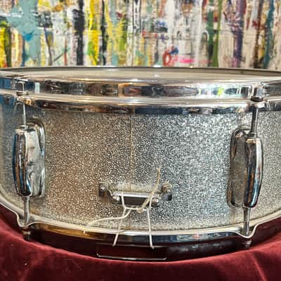 Slingerland Deluxe Student Model 6-lug snare 1966 - Silver sparkle image 4