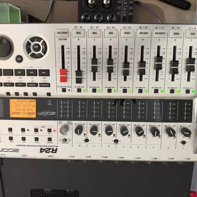 Zoom R24 Multitrack Recorder / Audio Interface / Controller – Great Condition image 2
