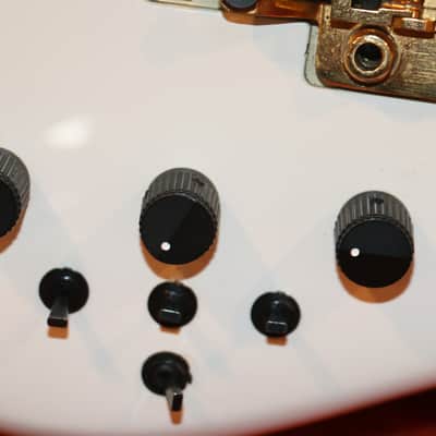 Spector (Kramer Era) NS-6 Guitar White w/Gold HW image 10