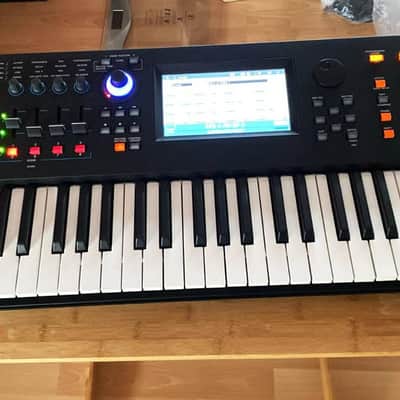 Yamaha MODX6 61 Semi-weighted Key Synthesizer Synth Studio Keyboard MINT Condition